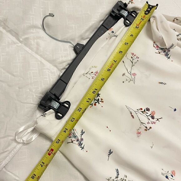 Gianni Bini White Wildflower Floral Flowy Adjustable Tie Waist Wrap Skirt - Picture 9 of 9